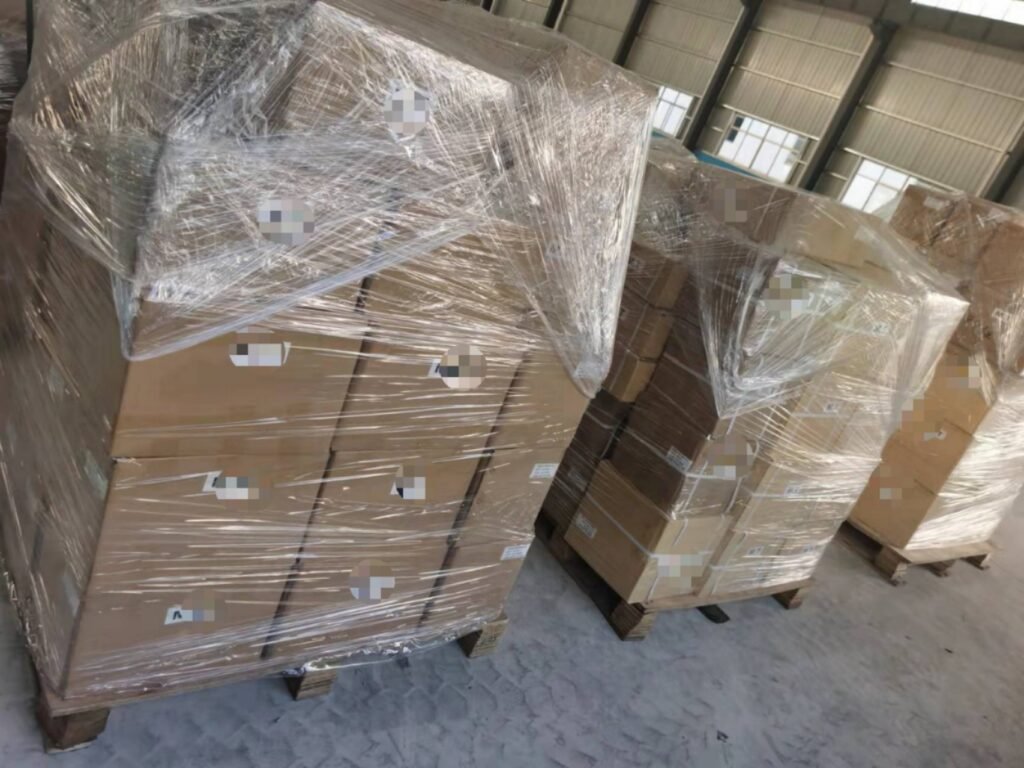 In the production workshop, the roar of the punching machine is mixed with the friction sound of the conveyor belt. Worker put the finished parts trucks into a shockproof foam box, and the outside of the box was covered with orange labels: "FRAGILE" and "UPWARD". At the same time, freight forwarder Xiao Chen entered the container information into the system: "The 40-foot high cabinet has been booked. It is necessary to remind the stevedores to fix the pallet with steel straps to avoid the dislocation of accessories caused by the bumps of sea transportation."