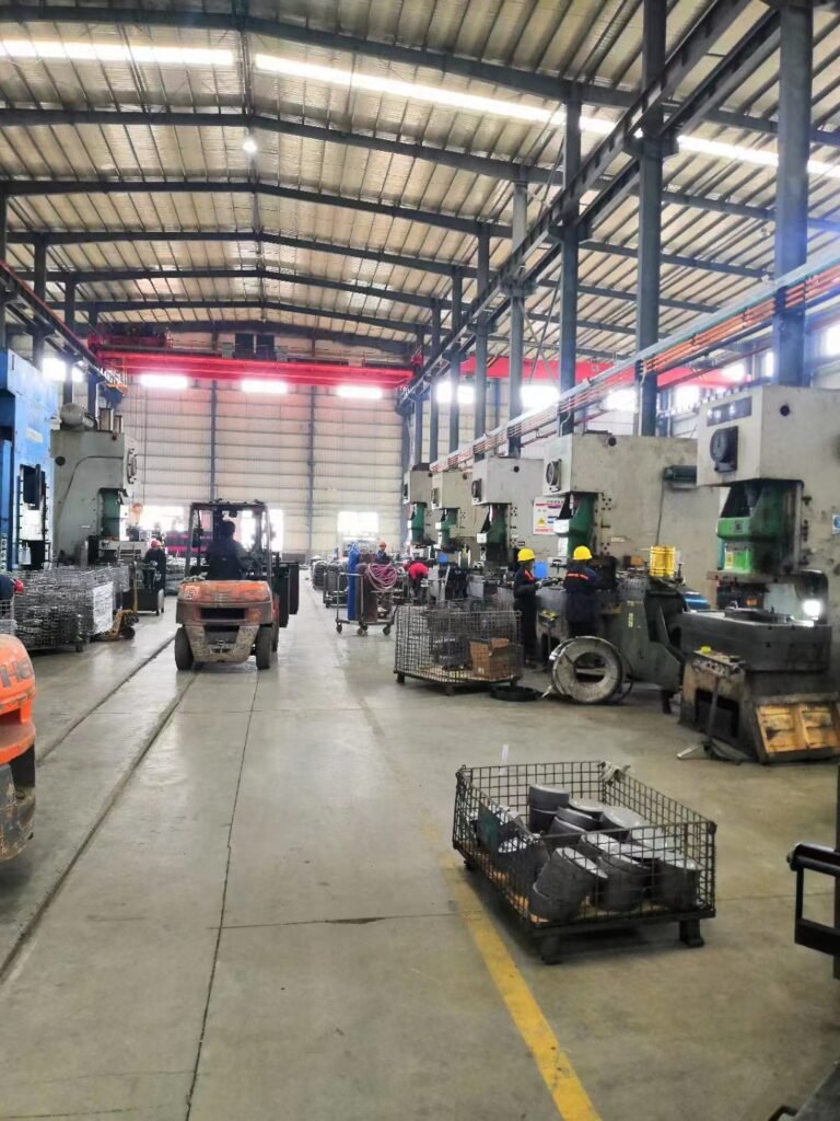 For our autoparts factory, the Spring Festival holiday is not only a time for everyone to rest and adjust, but also a time for us to summarize the past year and look forward to the new year. In the new year, we will face more opportunities and challenges. I hope that everyone can return to work with more enthusiasm and energy, work hard for the development of the autoparts factory, and strive to create better results.